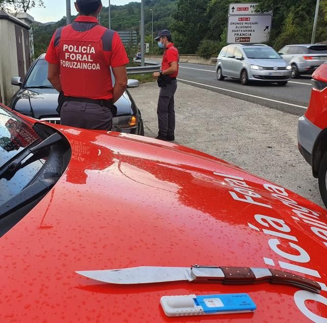 ASÍ CONDUCÍA | Denuncian en Navarra a un toledano: positivo en cocaína y con un arma prohibida
 