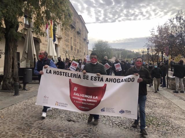 Manifestación de hosteleros en Toledo. - ASOCIACIÓN DE HOSTELERÍA DE TOLEDO