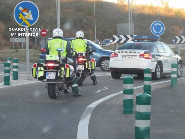 Conductor camión septuplica la tasa de alcoholemia - GUARDIA CIVIL - Archivo