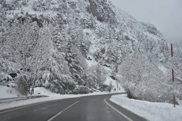 Carretera con nieve / Archivo