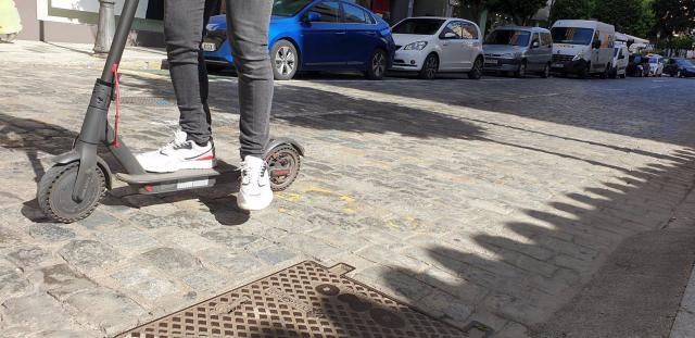 El PP critica que el Gobierno municipal no regule el uso de patinetes eléctricos