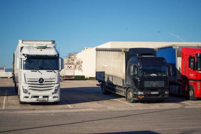 CLM | Los restaurantes de carretera en zonas con restricciones podrán abrir de noche para atender a transportistas