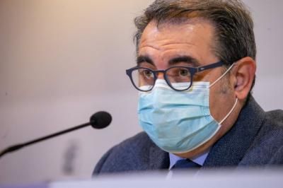 COVID-19 | CLM defiende la vacunación de equipos directivos sanitarios: "Se vacuna a todo el centro"