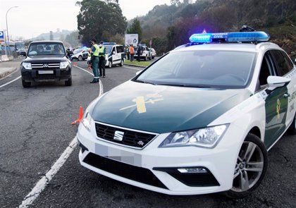 Un coche de la Guardia Civil durante un control- JUAN MANUEL SERRANO ARCE - EUROPA PRESS - ARCHIVO