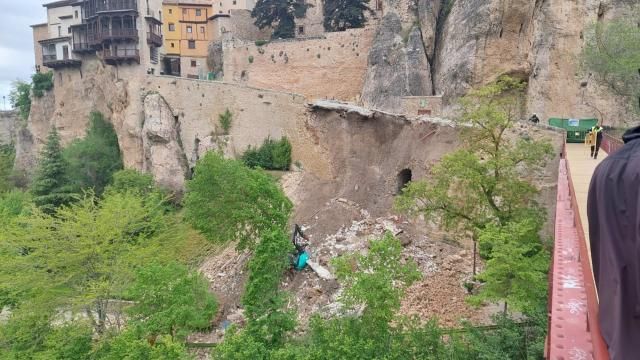 Derrumbe de la calle Canónigos en Cuenca - EUROPA PRESS / RUBÉN MARCO