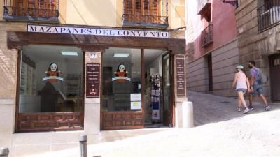 Unas monjas de Toledo venden bisutería, mazapán o velas para "sobrevivir"