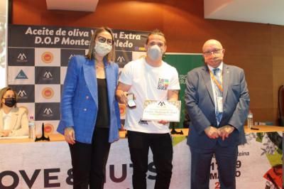 Carlos Maldonado triunfa en los 'Premios Cornicabra' DOP Aceite Montes de Toledo