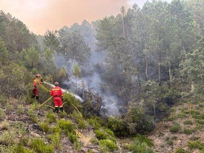 Declaran extinguido el incendio en Sevilleja de la Jara