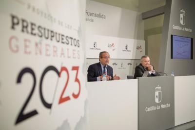 CLM invertirá 6.869 millones en 2023 con unos presupuestos "responsables"