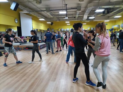 380 mujeres participan en el seminario de Defensa Personal