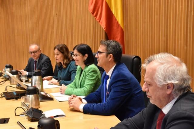 La ministra de Sanidad durante la presentación en el Congreso del proyecto 'Únicas'