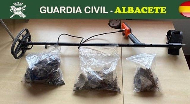 Dos investigados por expoliar un yacimiento arqueológico de la Edad del Bronce e Ibérica en Sierra del Segura.