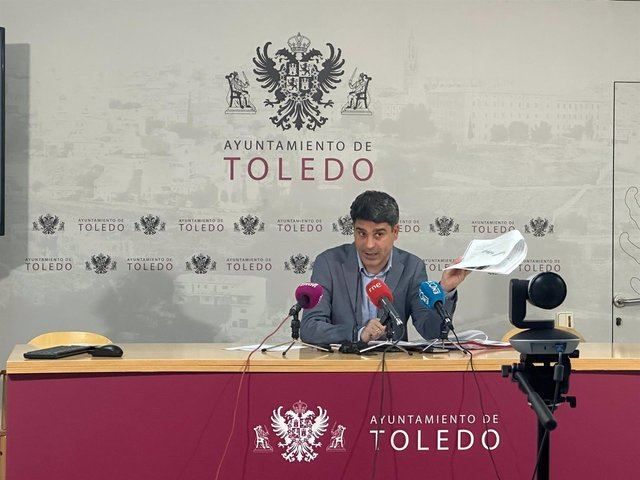 El portavoz del equipo de Gobierno en el Ayuntamiento de Toledo, Juanjo Alcalde, en rueda de prensa.