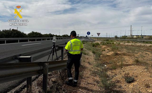 Pillado conduciendo a más de 230 km/h y bebido por una carretera de CLM