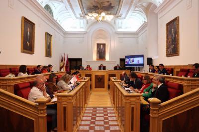 El trasvase Tajo-Segura vuelve a dividir a los grupos municipales en Toledo