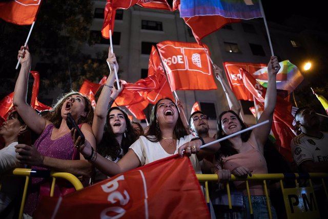 Impulsan una gran manifestación de apoyo a Pedro Sánchez