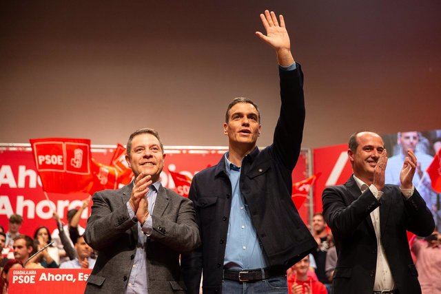 Emiliano García-Page celebra la decisión de Pedro Sánchez