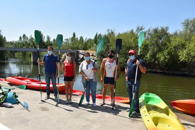 Alcaldesa Talavera en las paladas solidarias