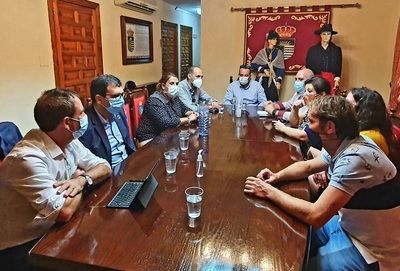 TALAVERA LA NUEVA | Reunión de trabajo y coordinación entre Tita García y Úbeda