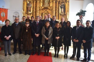 La consejera de Fomento asiste a la misa en honor a San Sebastián en la localidad toledana de Parrillas