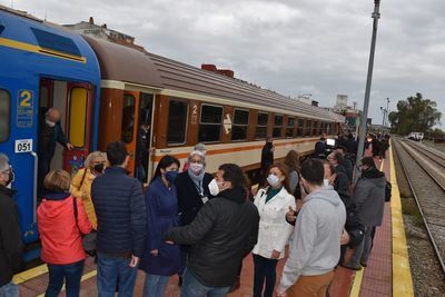 Más de 250 viajeros llegan a Talavera a bordo de un tren histórico