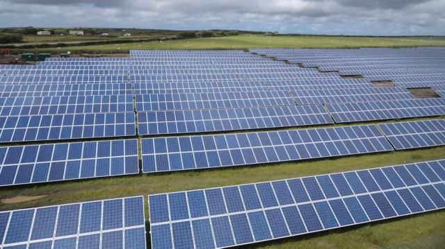 Cuatro proyectos de fotovoltaicos crearán 100 empleos en Talavera