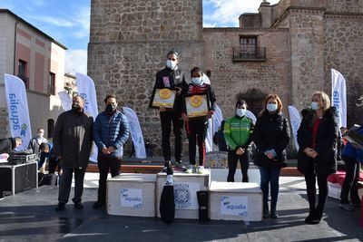 900 participantes se dan cita en la XXVII Vuelta al Casco Antiguo