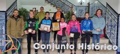 El Conjunto Histórico de Talavera celebra su gran fiesta del atletismo desafiando a la lluvia