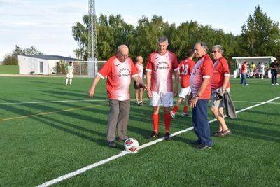 Escalona inaugura su nuevo campo de fútbol