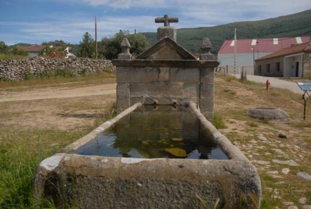 Fuente de 'El Caño' en Almendral de la Cañada | Foto web Sierra de San Vicente 