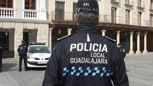 COVID | Desmantelan una fiesta con 100 personas: sin licencia, sin mascarilla...