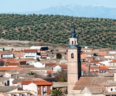 El PP de Los Navalmorales denuncia que el alcalde sube los impuestos para costear su "abultado" sueldo