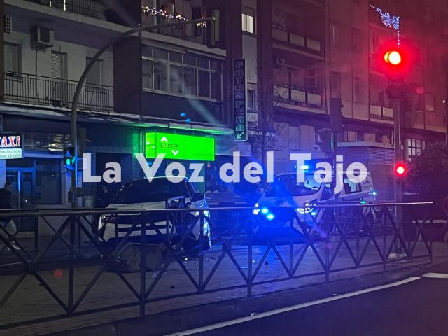 Aparatoso accidente en una céntrica avenida de Talavera