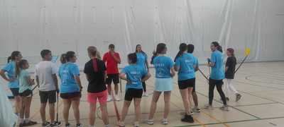 Talavera Bádminton celebra su Torneo de Invierno con una clase gratuita