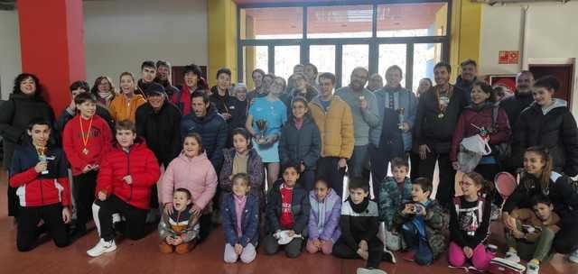 Una alta participación de jugadores se dieron cita en el emocionante torneo de bádminton de Talavera