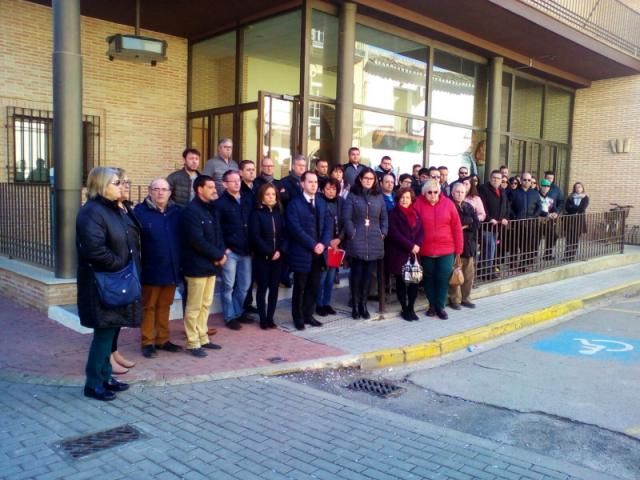  Concentración en el Ayuntamiento Concentración en el Ayuntamiento de Herencia   