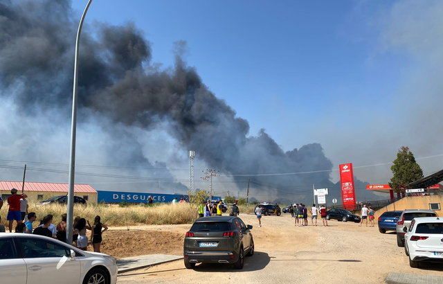 Extinguidos los incendios de Azucaica, Montiel y Casas de Lázaro