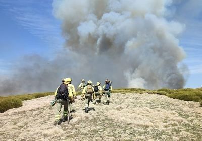 Una quema controlada de árboles provoca un incendio en Candelario