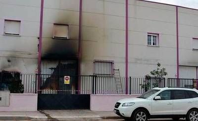 Un incendio destruye parte de una nave de salazones de Alcázar de San Juan