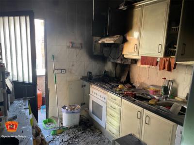 Los Bomberos extinguen un incendio en una vivienda de Santa Olalla