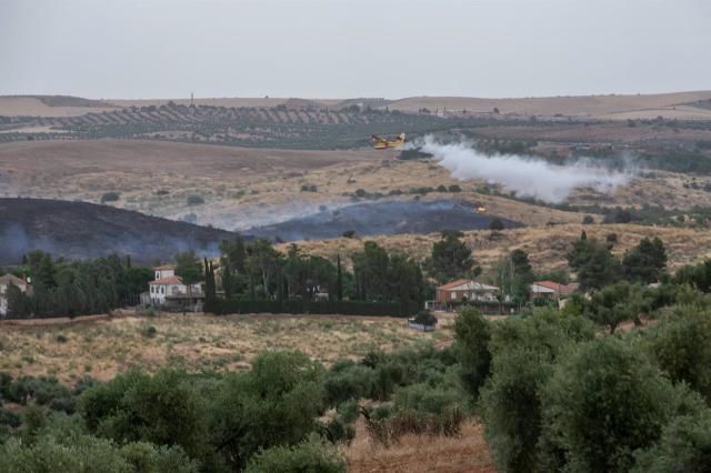 Ya está controlado el incendio en la Finca Zurraquín 