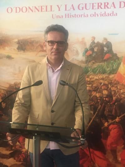 El experto en arte Javier Gallego colabora con el Ministerio de Defensa en una exposición sobre la Guerra de África