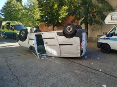 El vuelco de una furgoneta en Talavera deja heridos leves