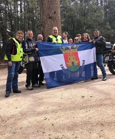 El viaje solidario de 'Lápices Moteros': nueve talaveranos, 940 kilos de ayuda y Marruecos