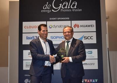 CLM recibe un premio por su innovador proyecto de inteligencia artificial