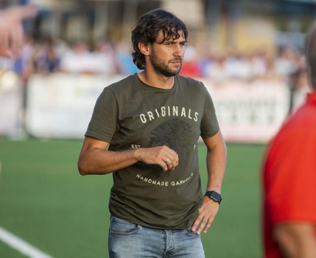 Javi Sánchez, técnico local.