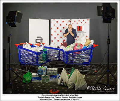 Gran éxito de recogida de alimentos gracias al corto solidario de la Escuela "Joaquín Benito de Lucas"