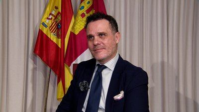 José Zárate entrega su 'Canto a Castilla-La Mancha' como símbolo de identidad regional