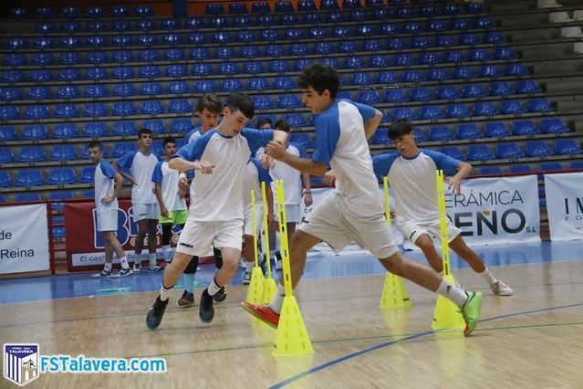 Los juveniles de División de Honor del Soliss FS Talavera en su primer entrenamiento de pretemporada / Foto: FS Talavera