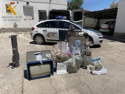 LUCILLOS | Dos detenidos por tráfico de drogas y cultivo de marihuana